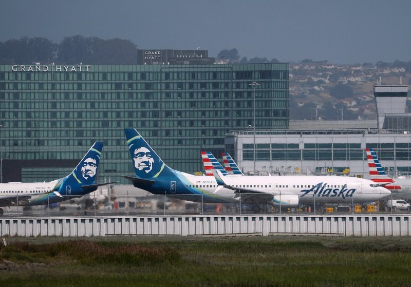 Alaska Airlines grounds all mainline and horizon flights due to IT outage