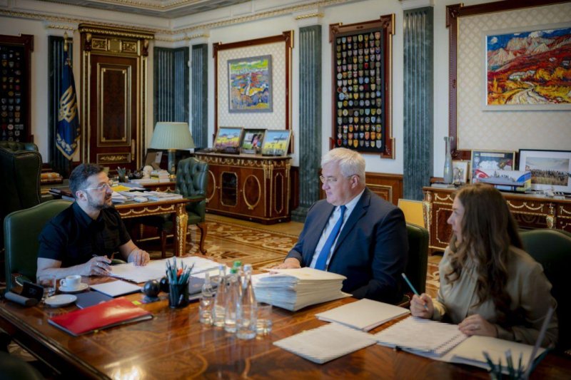 Zelenskyy appoints 16 new ambassadors, sets diplomatic priorities for 2025