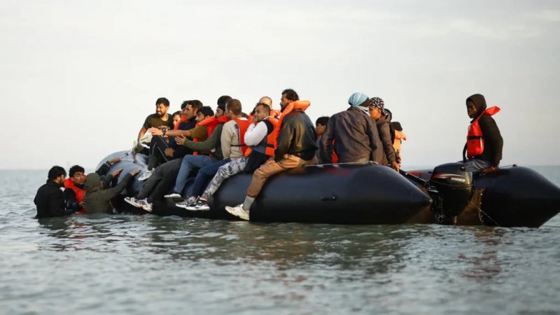 Smugglers to face sanctions as UK targets small boat gangs