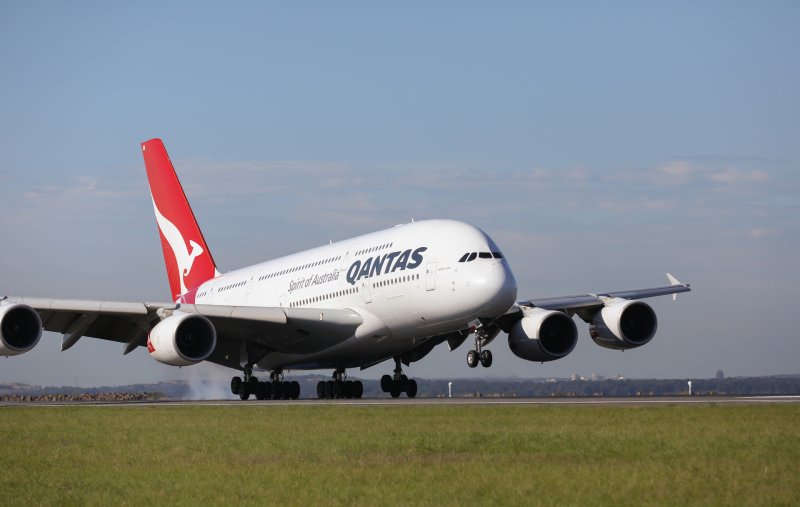 Qantas flight makes emergency landing in Mildura