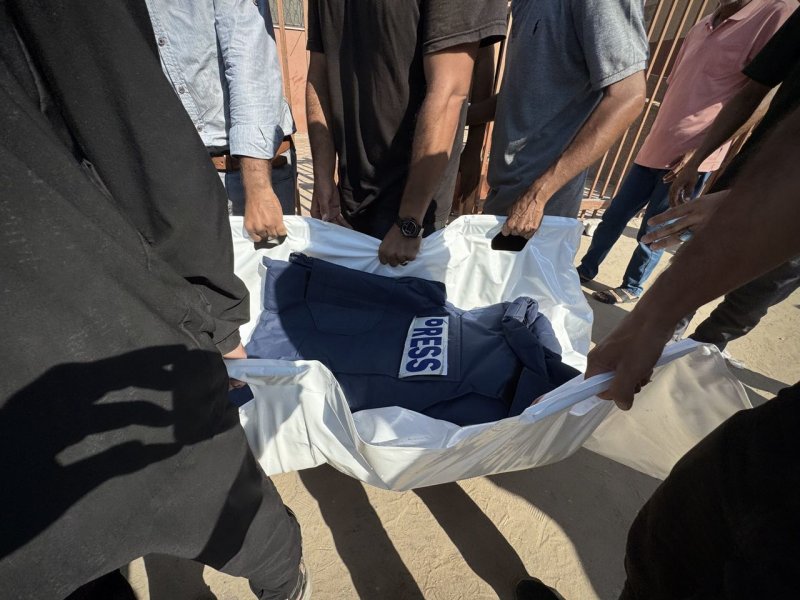 France urges Israel to allow media access to Gaza