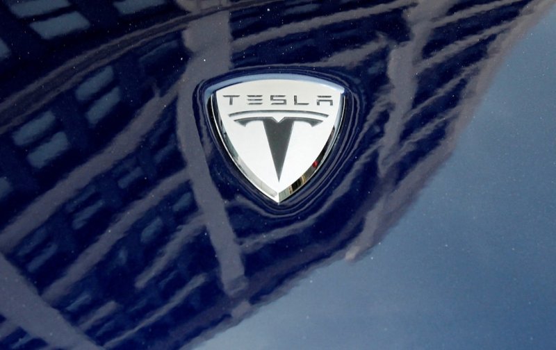 Tesla’s regulatory credit revenue set to collapse as U.S. policy shifts