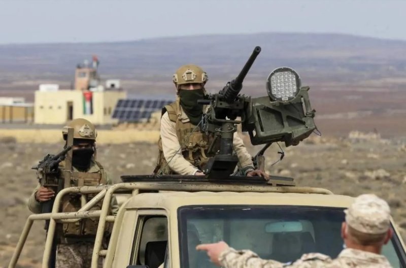 Jordanian border guards clash with smugglers on Syrian frontier 