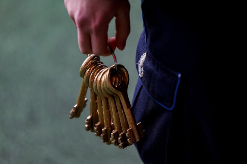 Italy to add 15,000 prison places to ease overcrowding