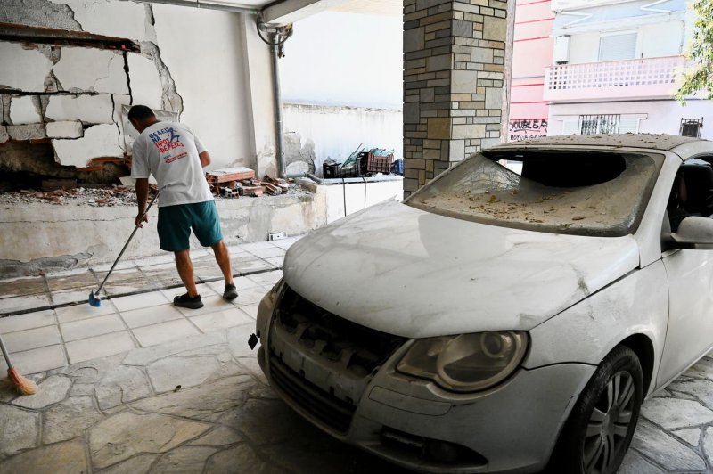 Bomb blast targets Greek prison guard's home, injuring two