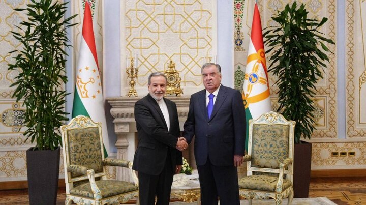 Iran’s Foreign Minister Araghchi meets Tajik President Rahmon in Dushanbe