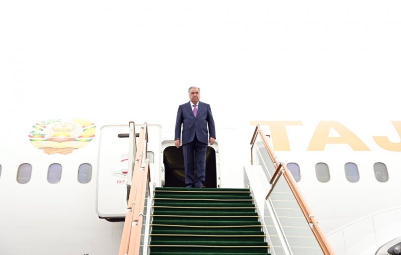 Tajikistan’s president starts his visit to Azerbaijan