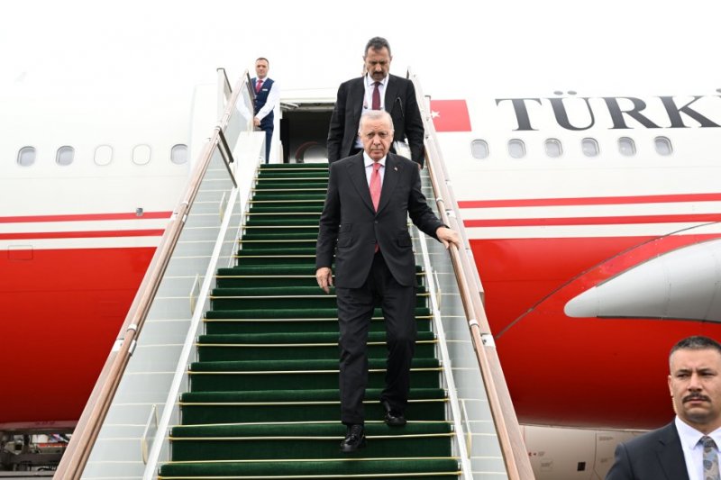 Turkish president arrives in Azerbaijan