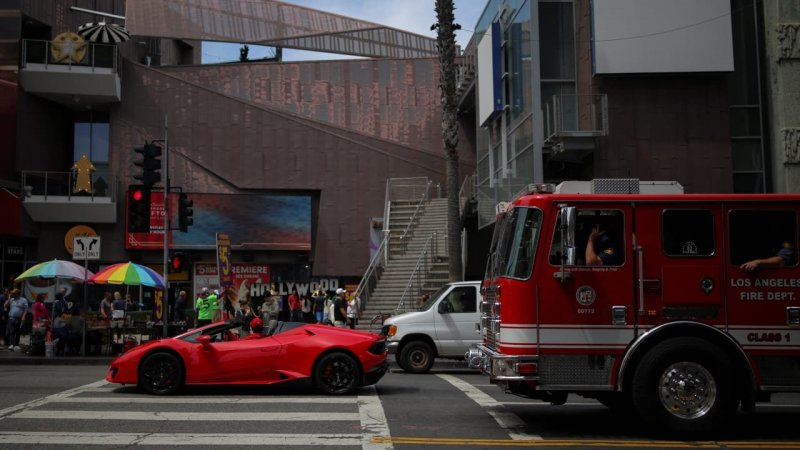 Car crashes into crowd in Los Angeles, injuring over 20 people 