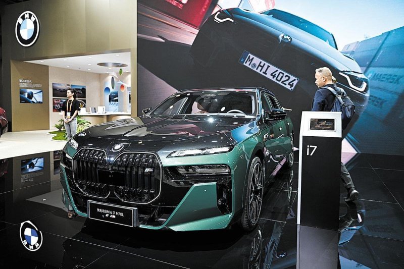 BMW taps China's Momenta for AI-powered driving assistance system 