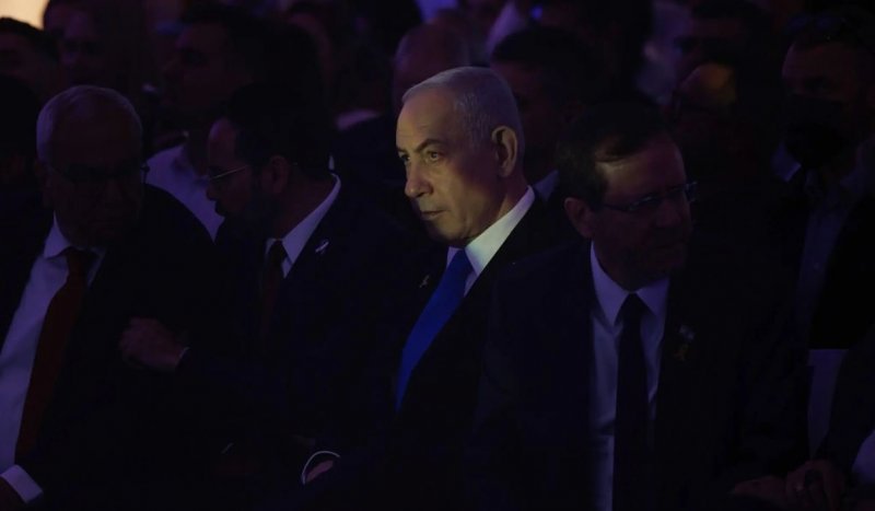 Benjamin Netanyahu deliberately prolongs Gaza war to stay in power... Secret meetings, altered records: Media