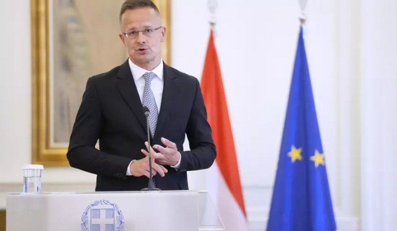 Hungary bans three Ukrainian military officials from entering country 