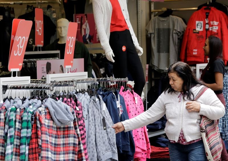 Brazil’s retail sales miss forecasts, fall for second straight month 