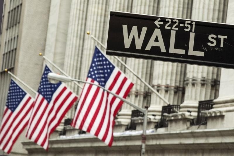 S&P500 gains as investors await big tech earnings 