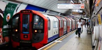 Fire alert causes suspension of Circle and District London tube lines