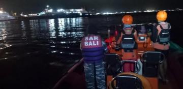 At least four dead, dozens missing after ferry sinks off Bali  -VIDEO 