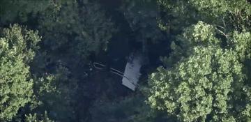 15 hospitalized after skydiving plane crashes at New Jersey airport  -VIDEO 