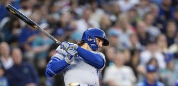 Pasquantino’s two-run single powers Royals past Mariners