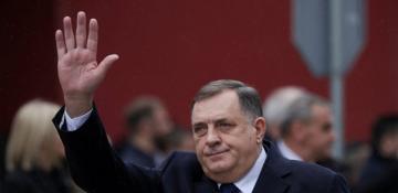 Bosnia lifts arrest warrant for Serb leader Milorad Dodik