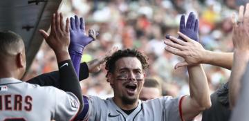 Willy Adames powers Giants to 6-2 win over Athletics