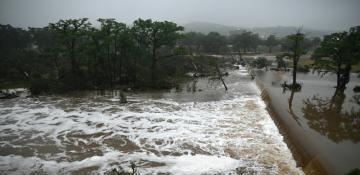 Texas floods death toll exceeds 100