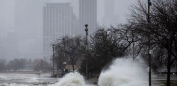 Flash flood warning issued as heavy rain hits Chicago area