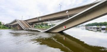 2 dead, 5 rescued after bridge collapses in Gujarat’s Vadodara; Vehicles plunge into river