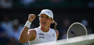 Swiatek cruises into first Wimbledon final with dominant win over Bencic