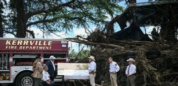 Trump lands in Texas to survey flood damage