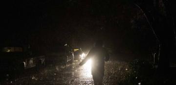 Underground fire knocks out power to thousands in North Seattle