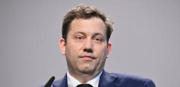 German minister urges swift end to tariff war at G7 meeting