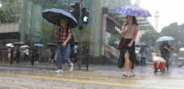 China issues yellow alert for Typhoon Wipha 