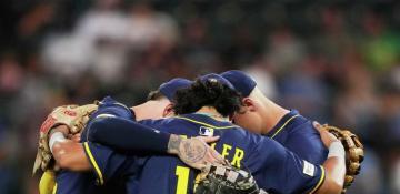 Brewers extend winning streak to 11 with dominant 6-0 win over Mariners