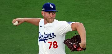 Dodgers’ Ben Casparius exits game vs. Twins with apparent hamstring injury