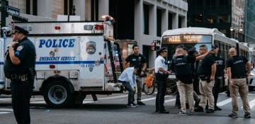 4 dead in Midtown Manhattan office tower shooting, including NYPD officer -  VIDEO 