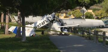 7 injured after small plane crashes into car in Florida neighborhood  -VIDEO 