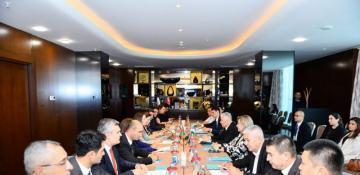 Azerbaijan, Uzbekistan explore health insurance cooperation