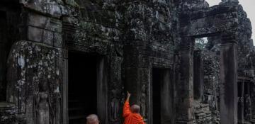 Cambodia urges Thailand to release detained soldiers as border truce holds for third day