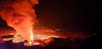 Iceland volcano eruption: Lava erupts from 2km-long fissure 