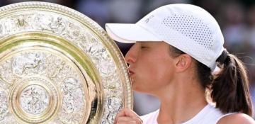 Swiatek inflicts 6-0 6-0 defeat on Anisimova to win Wimbledon 