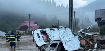 Floods in Romania kill three, hundreds evacuated 