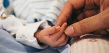 Record-breaking baby born from oldest known embryo