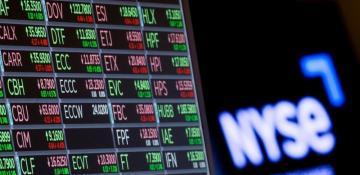 S&P 500 gains to extend record run, set for positive week 