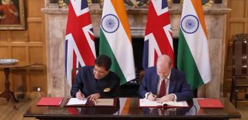 Keir Starmer signs UK-India trade deal with Prime Minister Modi at Chequers