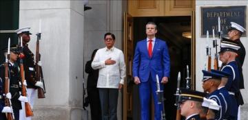 US defense chief hosts Philippine president for talks
