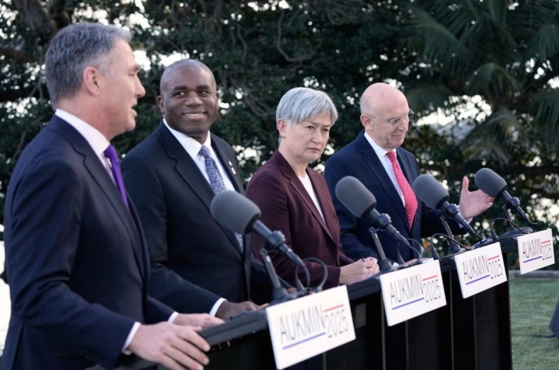 Britain and Australia to sign 50-year nuclear submarine deal 