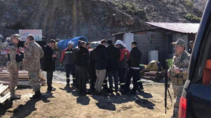 One worker trapped after mine collapses in Türkiye