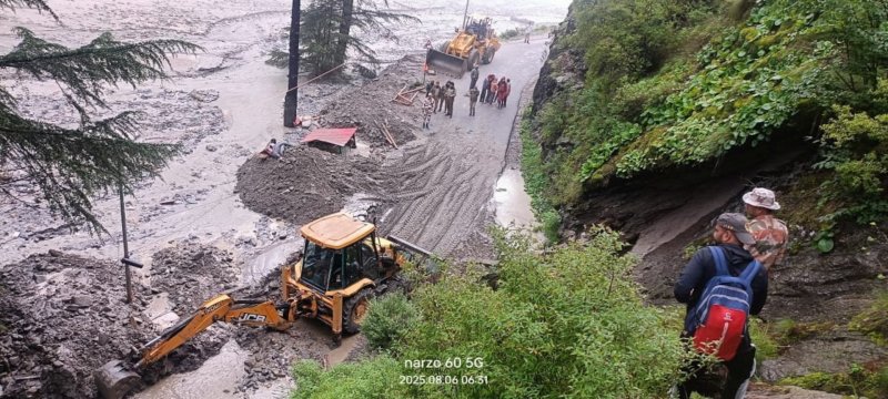 Helicopters rescue hundreds stranded by floods on major Hindu Pilgrimage route in India