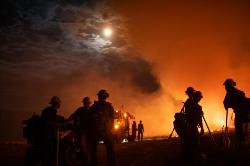 Colorado wildfires spread rapidly, fueled by heat and wind -  VIDEO 