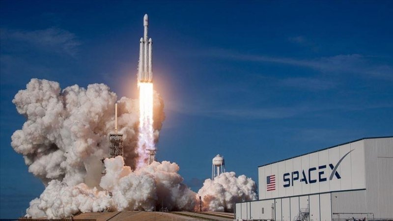SpaceX postpones Amazon Satellite launch due to weather